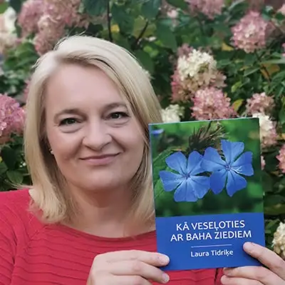 gramata ka veseloties ar baha ziediem laura tidrike