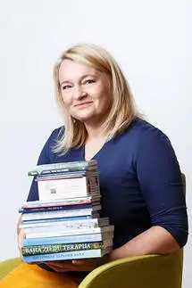 laura tidrike gramatu autors